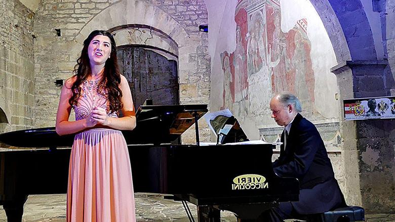 Ajay performs her solo songs at the Castello di Poppi.